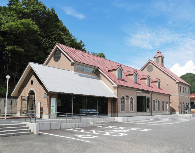 About Fairywood Glass Museum